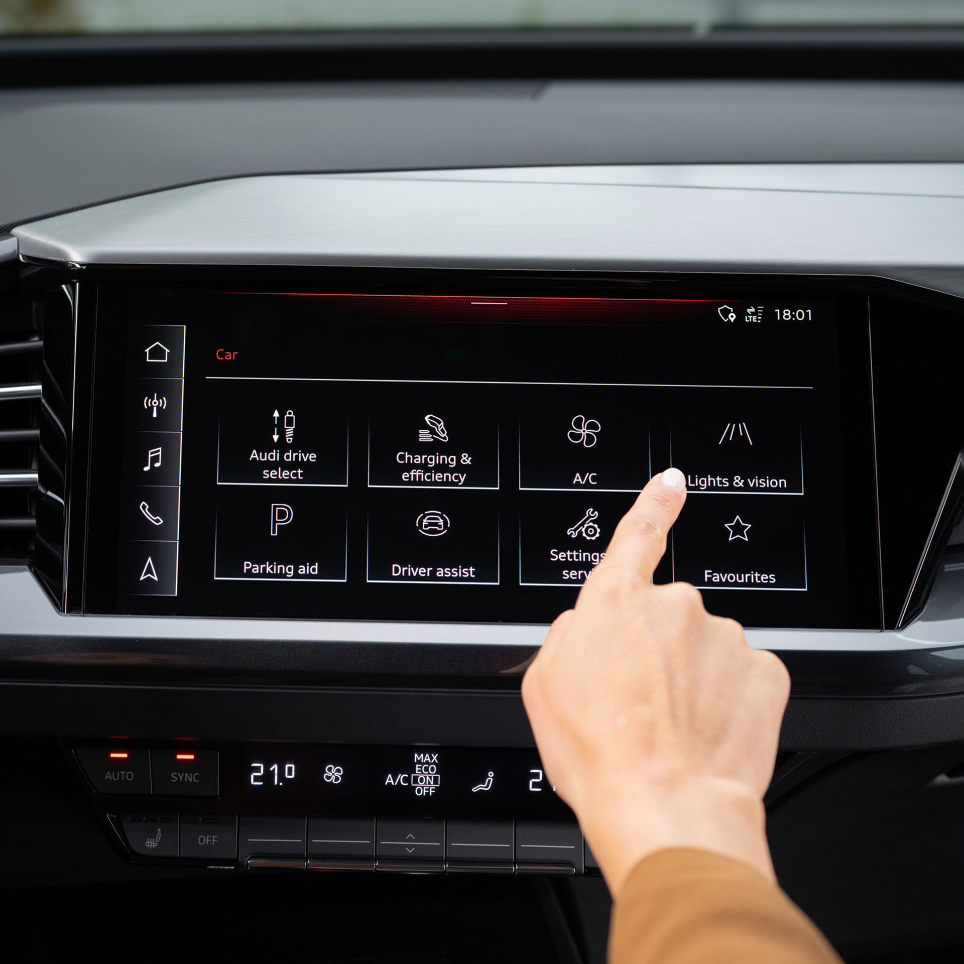 Close-up of the MMI touch display in the Audi Q4 Sportback e-tron. 